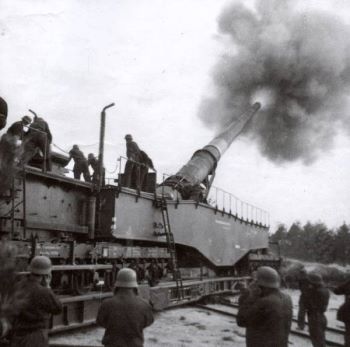 K5 E firing on the turntable